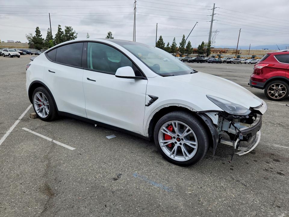 2024 Tesla Model y VIN 7SAYGDEE9RF075162 COPART salvage auction — SIDE, CA - SALVAGE CERTIFICATE, sold $150 on 2026-07-21 (photo 4)