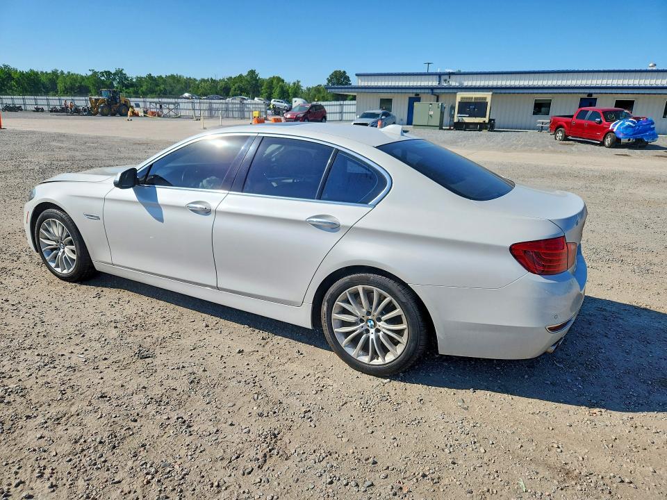 2015 BMW 5er VIN WBA5A5C51FD515000 COPART salvage auction — MINOR DENT/SCRATCHES, Nc - Salvage Certificate Of Title, sold $3,000 on 2026-07-27 (photo 2)