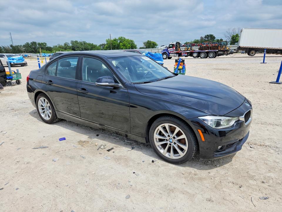 2018 BMW 3er VIN WBA8E1G59JNU90189 COPART salvage auction — NORMAL WEAR, Tx - Certificate Of Title, sold $2,800 on 2026-07-27 (photo 4)