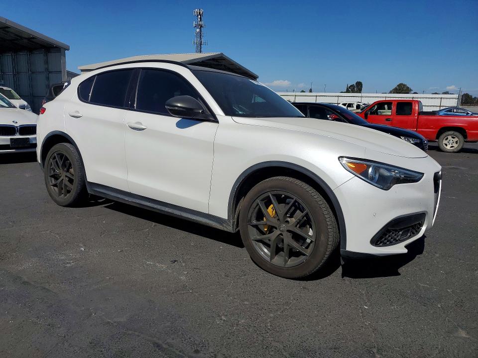 2019 Alfa romeo VIN ZASPAKBN2K7C49398 COPART salvage auction — REAR END, Ca - Salvage Certificate, sold $8,300 on 2026-07-20 (photo 4)