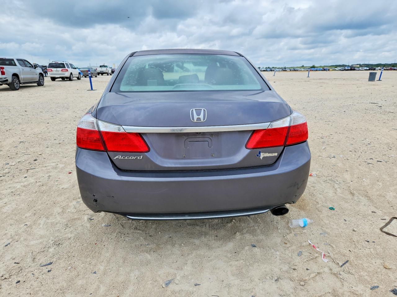 2015 Honda Accord VIN 1HGCR2F32FA193675 COPART salvage auction — Front End, TX - SALVAGE VEHICLE TITLE, sold $850 on 2026-07-09 (photo 6)