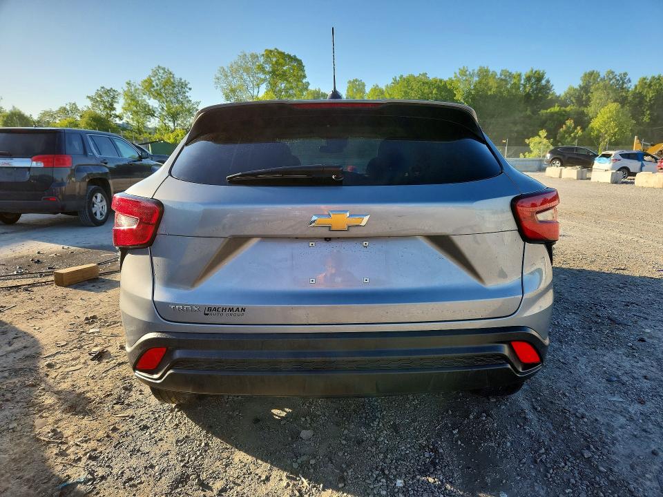 2025 Chevrolet Trax VIN KL77LFEP6SC035400 COPART salvage auction — SIDE, KY - CERT OF TITLE-SALVAGE, sold $4,650 on 2026-07-09 (photo 6)