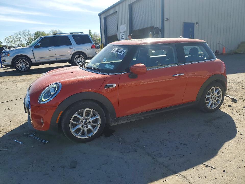 2021 Mini Cooper VIN WMWXR3C08M2N75889 COPART salvage auction — SIDE, Id - Salvage Certificate Of Title, sold $3,950 on 2026-08-19 (photo 1)