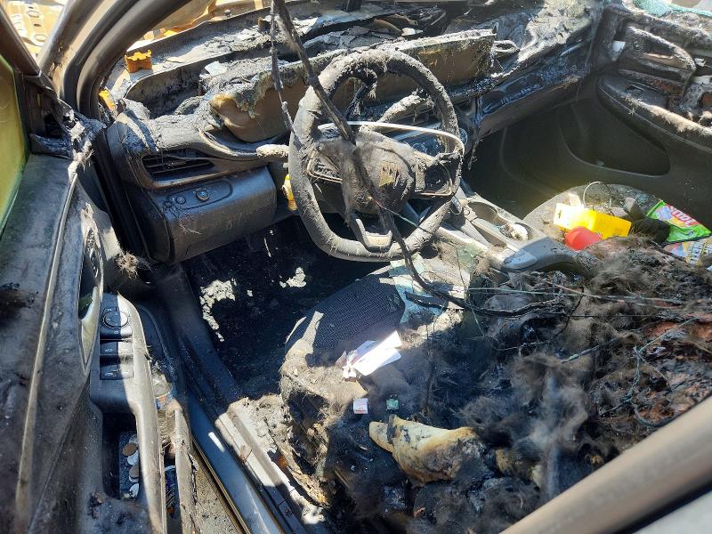 2025 Buick Envista VIN KL47LAEP9SB221745 COPART salvage auction — ENGINE BURN, Tx - Nonrepairable Title, sold $175 on 2026-07-30 (photo 8)