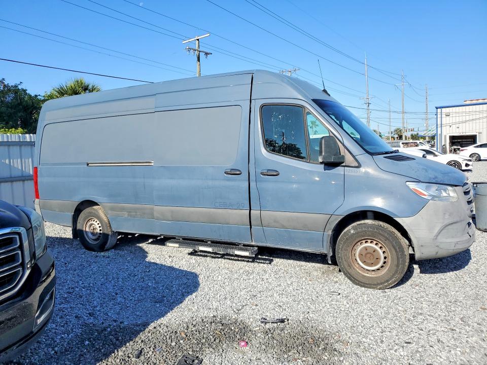 2019 Mercedes-benz Sprinter 2500 VIN WD4PF1CD6KT012775 COPART salvage auction — MINOR DENT/SCRATCHES, Fl - Certificate Of Title, sold $8,400 on 2026-07-27 (photo 4)