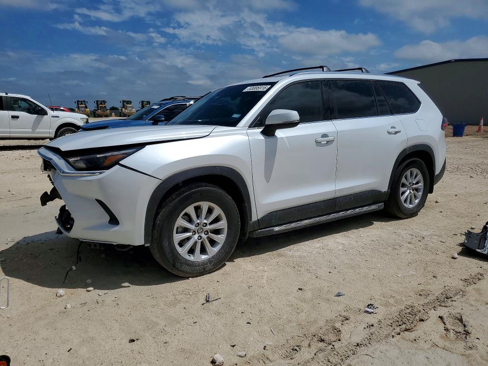 2026 Toyota Highlander VIN 5TDACAB54TS083881 COPART salvage auction — FRONT END, Tx - Salvage Vehicle Title, sold $70 on 2026-07-30 (photo 1)