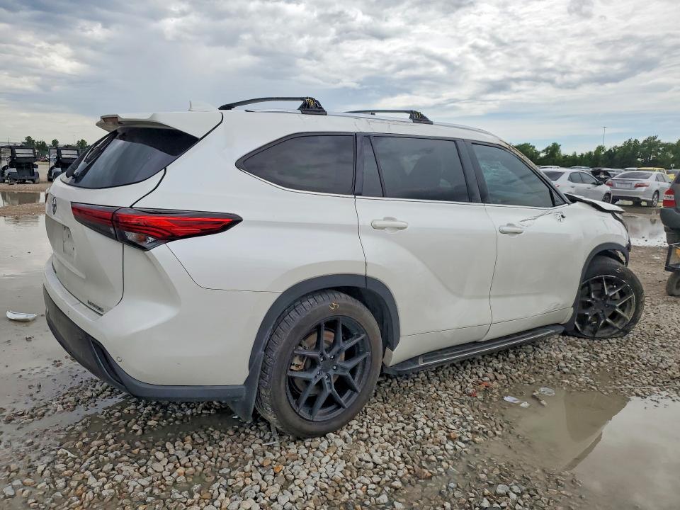 2020 Toyota Highlander VIN 5TDYZRAH9LS023988 COPART salvage auction — FRONT END, TX - SALVAGE VEHICLE TITLE (P), sold $225 on 2026-07-24 (photo 3)