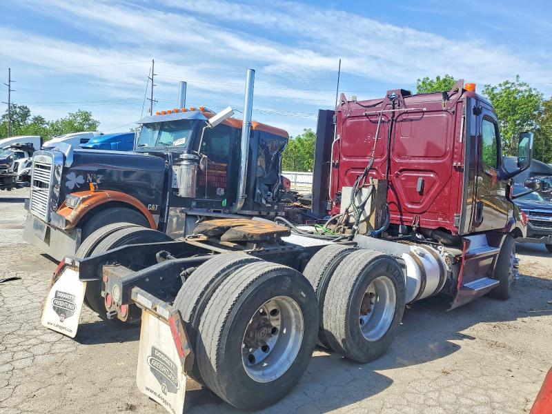 2018 Freightliner Cascadia VIN 3AKJHTDV3JSJK1414 COPART salvage auction — FRONT END, IN - CERT OF TITLE-SALVAGE TITLE, sold $7,700 on 2026-08-13 (photo 6)