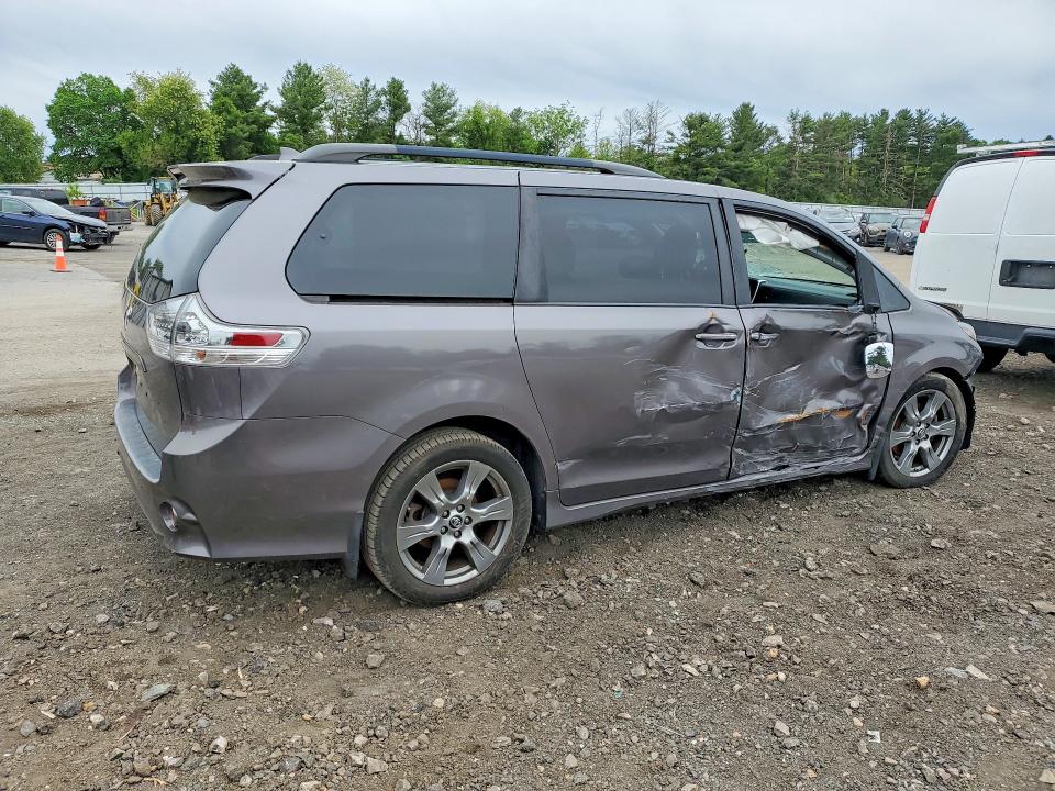 2018 Toyota Sienna VIN 5TDXZ3DC1JS931101 COPART salvage auction — SIDE, Md - Cert Of Salvage > 75% Damage, sold $3,150 on 2026-07-06 (photo 3)