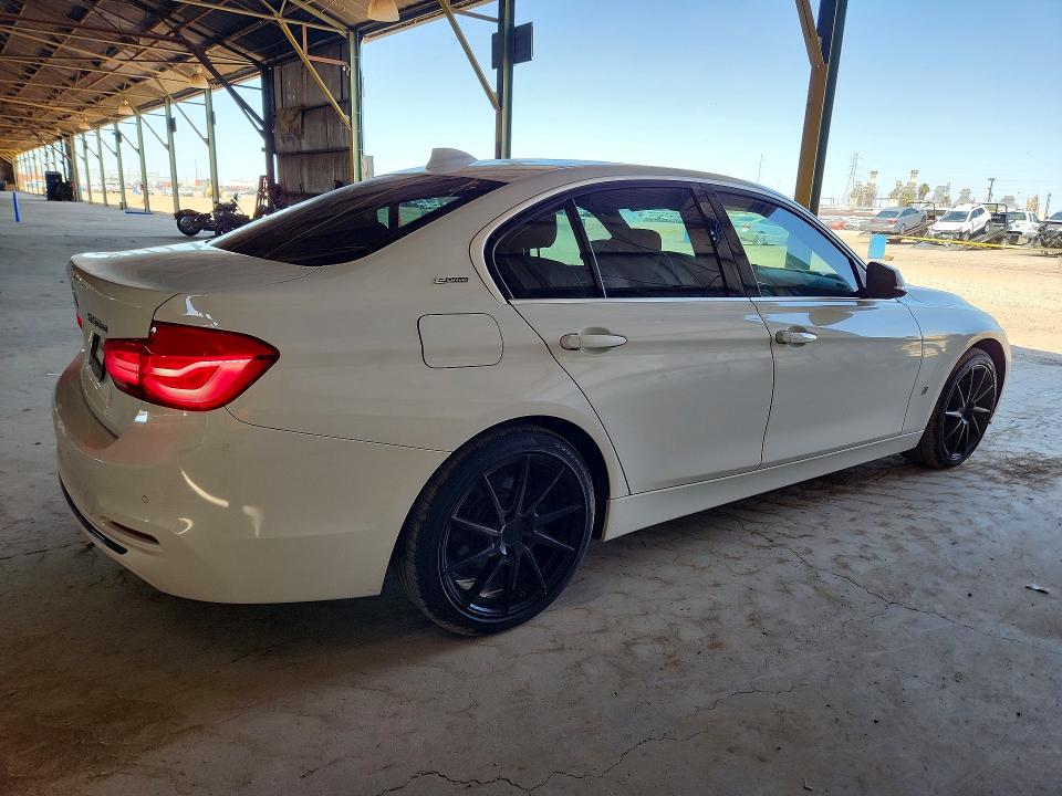 2018 BMW 3er VIN WBA8E1C52JA756813 COPART salvage auction — NORMAL WEAR, Az - Certificate Of Title, sold $6,300 on 2026-07-13 (photo 3)