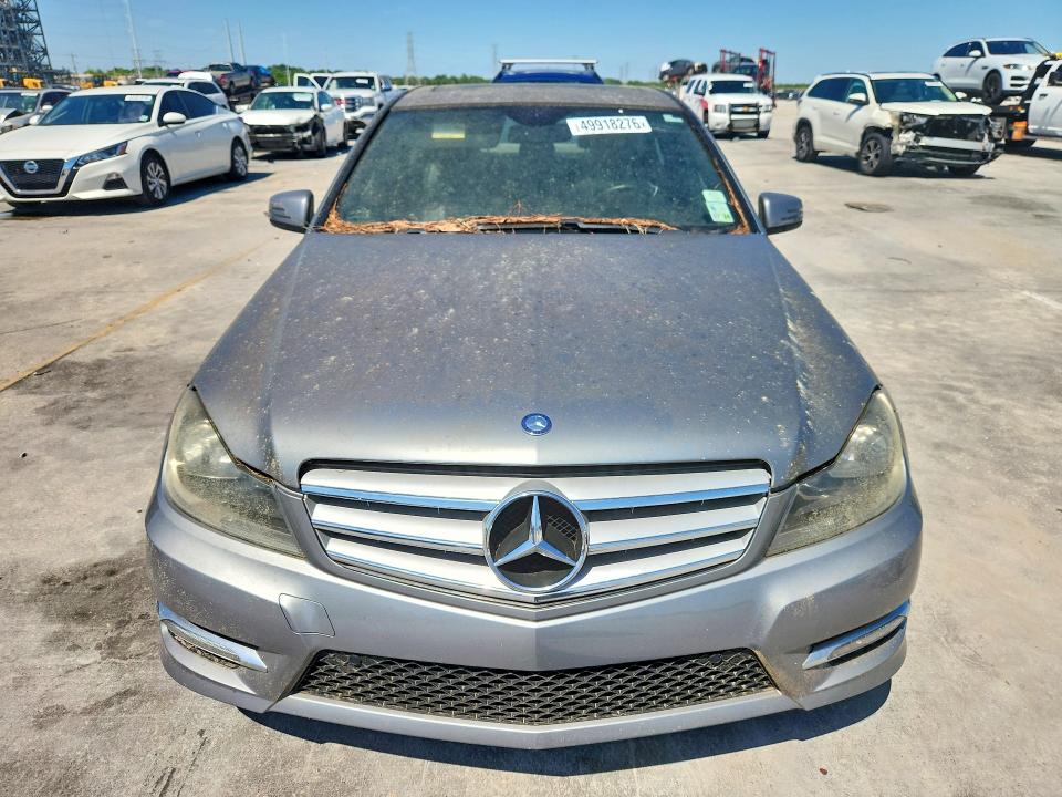 2013 Mercedes-benz C-klasse VIN WDDGF4HB5DA852022 COPART salvage auction — BIOHAZARD/CHEMICAL, La - Certificate Of Title, sold $300 on 2026-08-05 (photo 5)