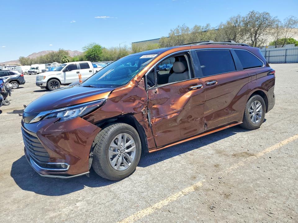 2022 Toyota Sienna VIN 5TDJRKEC2NS090166 COPART salvage auction — SIDE, Nv - Salvage Title, sold $17,500 on 2026-07-30 (photo 1)