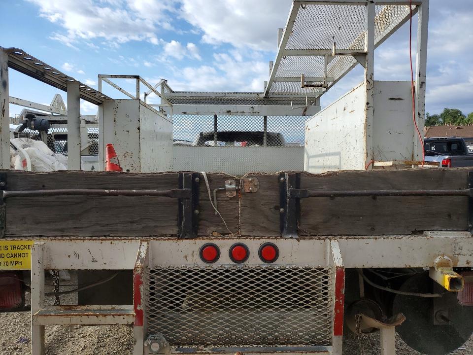 2019 Ford F-550 VIN 1FDUF5GY3KEG13594 COPART salvage auction — BURN, Az - Cert Of Title - Salvage, sold $650 on 2026-07-08 (photo 6)