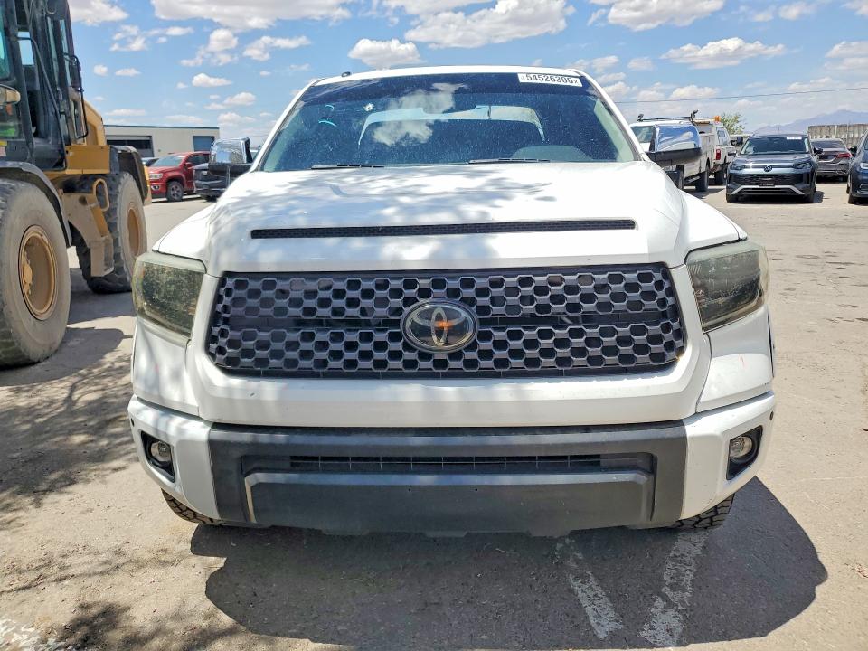 2017 Toyota Tundra VIN 5TFAW5F14HX650338 COPART salvage auction — VANDALISM, NM - CERT OF TITLE-SALVAGE, sold $15,500 on 2026-07-24 (photo 5)