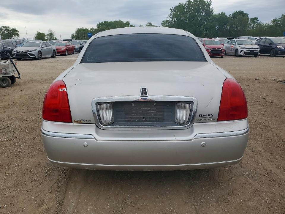 2003 Lincoln TOWN CAR VIN 1LNHM83WX3Y626677 COPART salvage auction — HAIL, IA - CERT OF TITLE-SALVAGE TITLE, sold $475 on 2026-07-31 (photo 6)