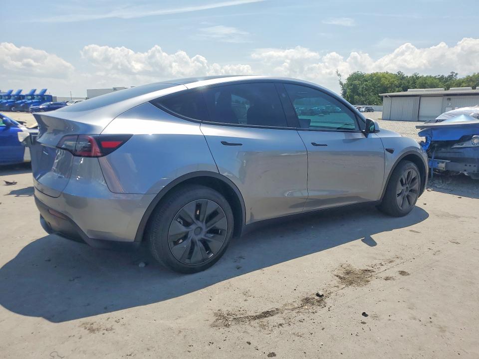 2024 Tesla Model y VIN 7SAYGDEEXRA320838 COPART salvage auction — MINOR DENT/SCRATCHES, Tx - Certificate Of Title (P), sold $20,600 on 2026-07-13 (photo 3)