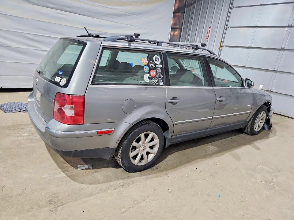 2004 Volkswagen Passat VIN WVWVD63B94E174300 COPART salvage auction — FRONT END, Nh - Cert Of Title-Salvage, sold $275 on 2026-08-13 (photo 3)