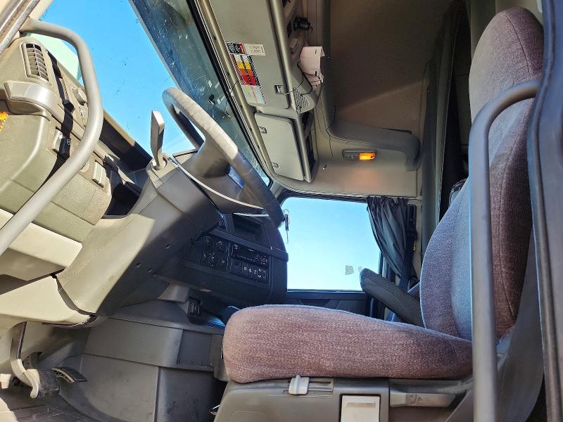 2020 Volvo Vnl VIN 4V4NC9EH6LN204961 COPART salvage auction — FRONT END, Az - Cert Of Title - Salvage, sold $3,850 on 2026-07-30 (photo 5)