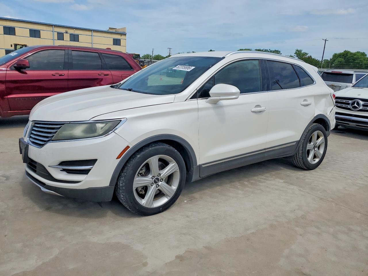 2015 Lincoln Townhouse Mkc VIN 5LMCJ1A92FUJ23791 COPART salvage auction — Rear End, TX - CERTIFICATE OF TITLE (P), sold $1,650 on 2026-07-09 (photo 1)