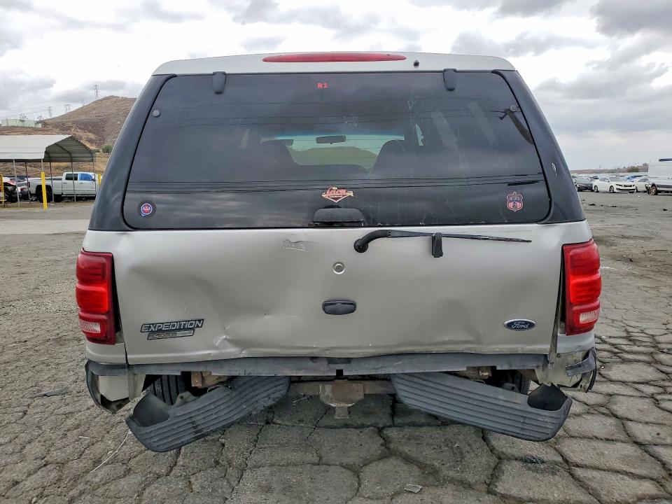 1999 Ford Expedition VIN 1FMPU18L7XLB85062 COPART salvage auction — REAR END, Ca - Salvage Certificate, sold $375 on 2026-07-02 (photo 6)