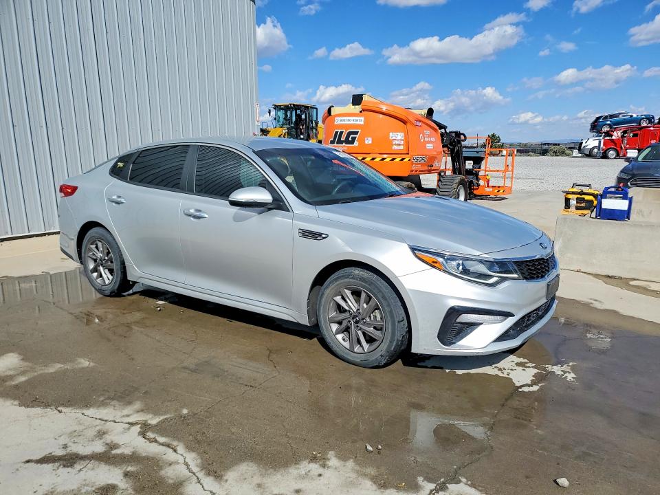 2020 Kia Optima VIN 5XXGT4L30LG381709 COPART salvage auction — MINOR DENT/SCRATCHES, Wy - Certificate Of Title, sold $4,100 on 2026-07-09 (photo 4)