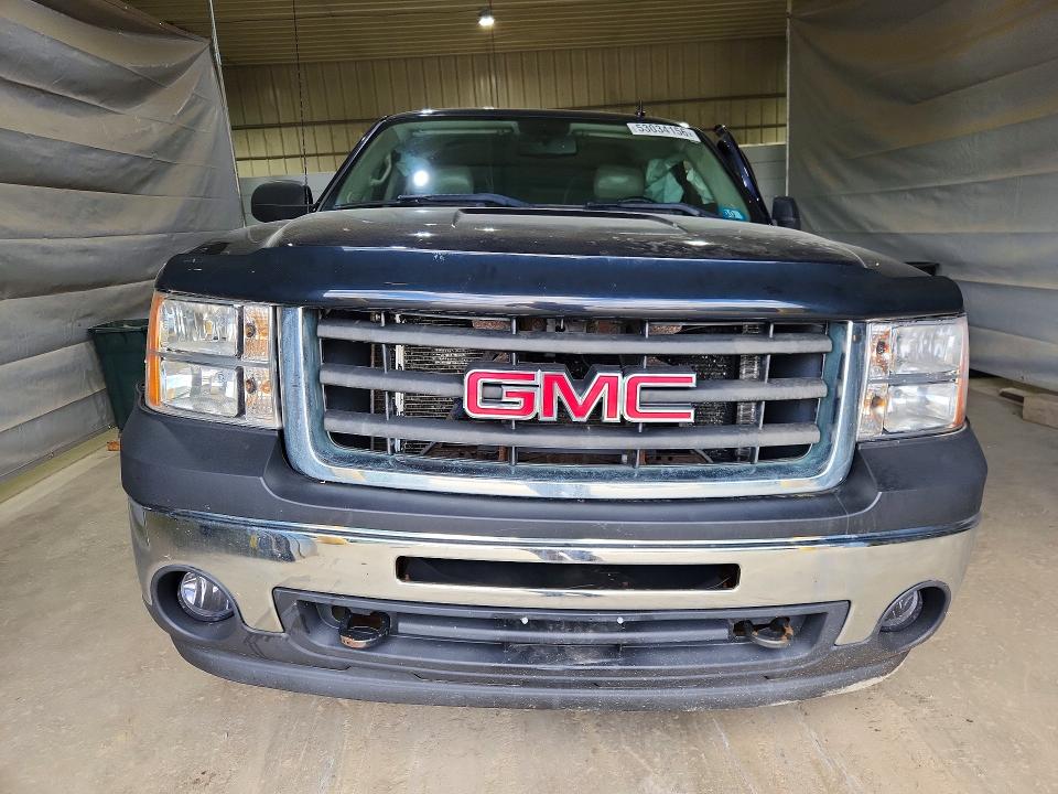 2011 Gmc SIERRA VIN 1GTR2WE36BZ238408 COPART salvage auction — REAR END, NH - CERT OF TITLE-SALVAGE, sold $325 on 2026-07-02 (photo 5)
