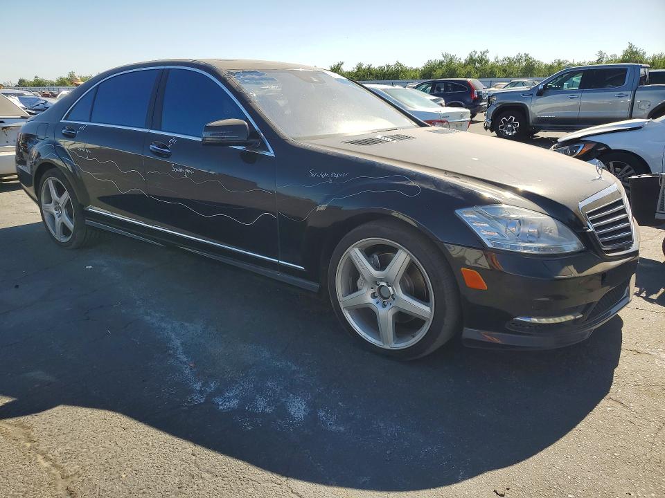 2011 Mercedes-benz S-klasse VIN WDDNG7BB2BA361659 COPART salvage auction — VANDALISM, Ca - Salvage Certificate, sold $1,900 on 2026-08-06 (photo 4)