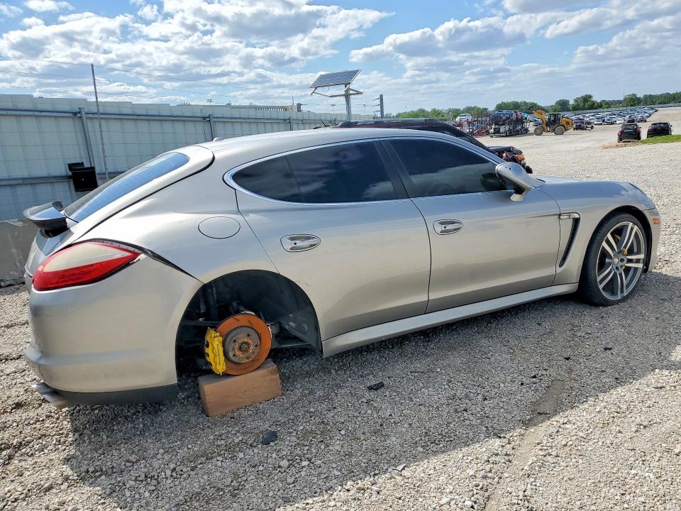 2010 Porsche Panamera VIN WP0AB2A7XAL063662 COPART salvage auction — REAR END, Mo - Salvage Certificate Of Title, sold $2,450 on 2026-08-11 (photo 3)