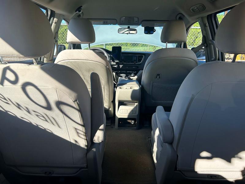 2017 Kia SEDONA VIN KNDMA5C1XH6264741 COPART salvage auction — NORMAL WEAR, MA - CERTIFICATE OF TITLE (P), sold $800 on 2026-07-02 (photo 6)