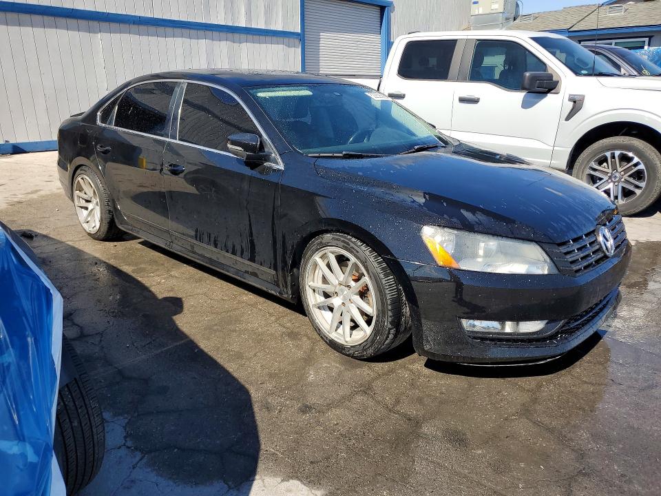 2015 Volkswagen Passat VIN 1VWCV7A38FC036071 COPART salvage auction — MINOR DENT/SCRATCHES, Nv - Certificate Of Title, sold $1,400 on 2026-07-20 (photo 4)