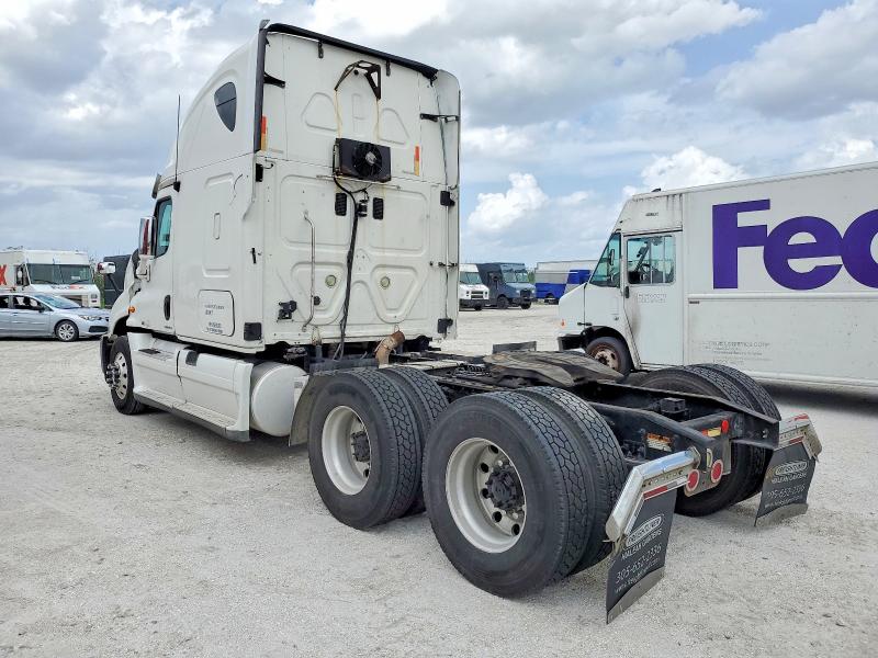 2012 Freightliner Cascadia 125 VIN 1FUJGLDR7CSBE9029 COPART salvage auction — FRONT END, FL - CERT OF TITLE SLVG REBUILDABLE, sold $15 on 2026-07-09 (photo 3)