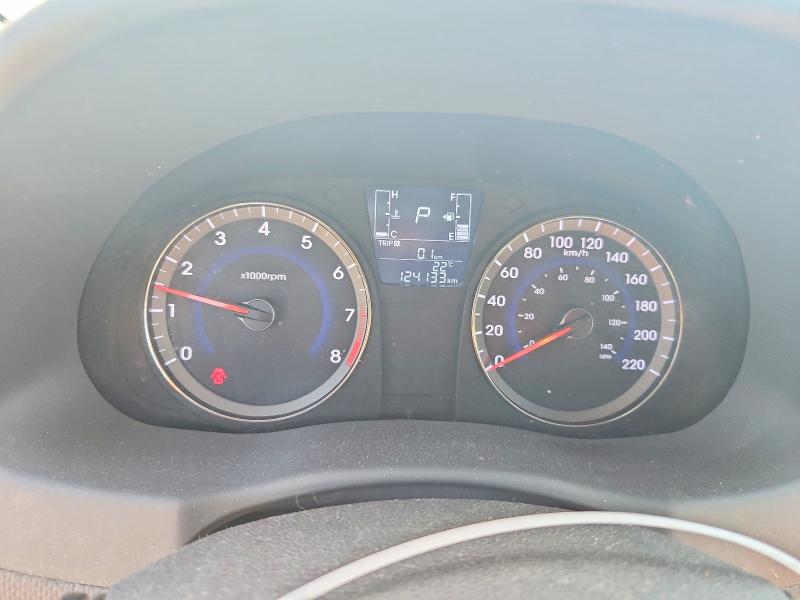 2015 Hyundai Accent VIN KMHCU4AE2FU894731 COPART salvage auction — FRONT END, Qc - Gravement Accidente, sold $1,500 on 2026-07-14 (photo 9)