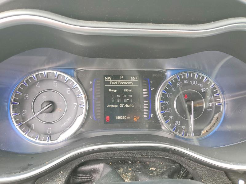 2015 Chrysler 200 VIN 1C3CCCAB3FN605183 COPART salvage auction — HAIL, Ia - Cert Of Title-Salvage Title, sold $1,050 on 2026-07-10 (photo 9)