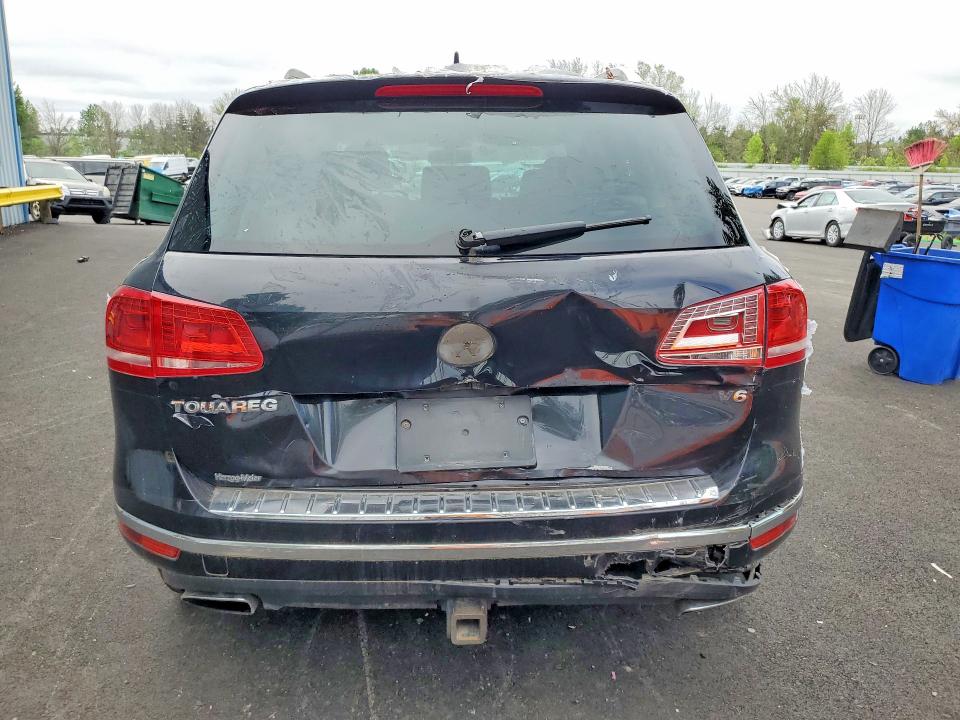 2016 Volkswagen Touareg VIN WVGEF9BP2GD002219 COPART salvage auction — REAR END, Or - Salvage Title Certificate, sold $2,500 on 2026-07-08 (photo 6)