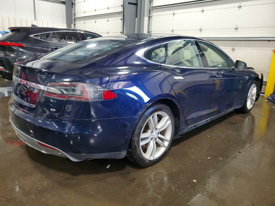 2013 Tesla Model s VIN 5YJSA1CN4DFP08570 COPART salvage auction — FRONT END, MN - CERT OF TITLE-SALVAGE, sold $900 on 2026-07-02 (photo 3)