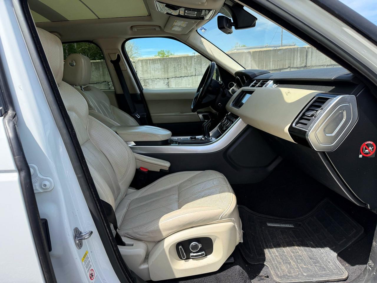 2016 Land Rover Range Rover Sport VIN SALWR2PF0GA595645 COPART salvage auction — Normal Wear, MA - CERTIFICATE OF TITLE (P), sold $3,900 on 2026-06-18 (photo 5)