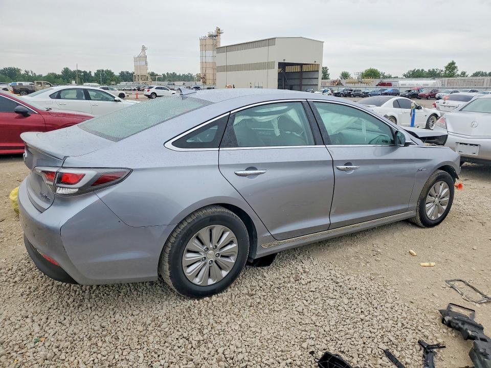 2016 Hyundai Sonata VIN KMHE24L13GA032971 COPART salvage auction — FRONT END, Mo - Salvage Certificate Of Title, sold $500 on 2026-07-14 (photo 3)