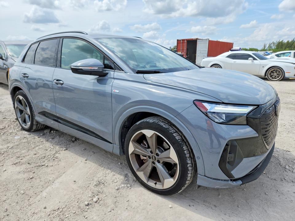 2024 Audi Q4 e-tron VIN WA1LUBFZ9RP084319 COPART salvage auction — VANDALISM, Fl - Certificate Of Destruction, sold $17,100 on 2026-07-15 (photo 4)