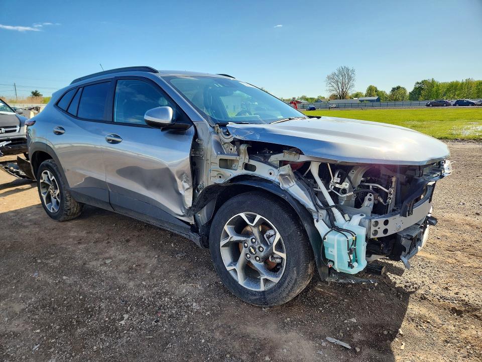 2025 Chevrolet Trax VIN KL77LHEP9SC195122 COPART salvage auction — FRONT END, Oh - Cert Of Title-Salvage, sold $4,450 on 2026-07-02 (photo 4)
