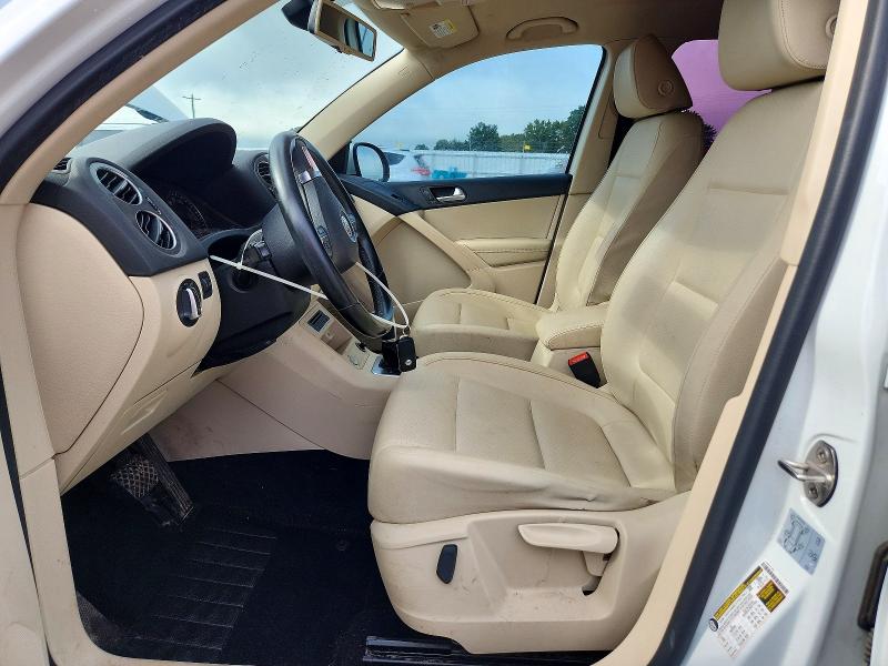 2017 Volkswagen Tiguan VIN WVGAV7AX8HK027467 COPART salvage auction — HAIL, Mo - Salvage Certificate Of Title, sold $1,550 on 2026-07-27 (photo 7)