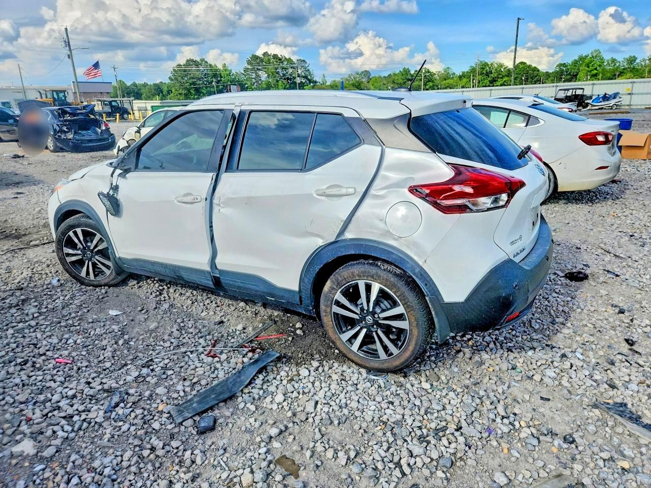 2020 Nissan Kicks VIN 3N1CP5CV0LL575139 COPART salvage auction — All Over, AL - CERT OF TITLE-SALVAGE TITLE, sold $1,400 on 2026-07-09 (photo 2)