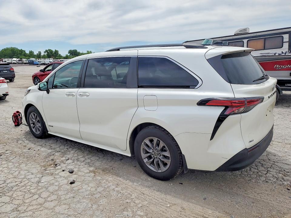 2021 Toyota Sienna VIN 5TDJSKFC5MS026348 COPART salvage auction — HAIL, Salvage Title, sold $18,600 on 2026-07-28 (photo 2)