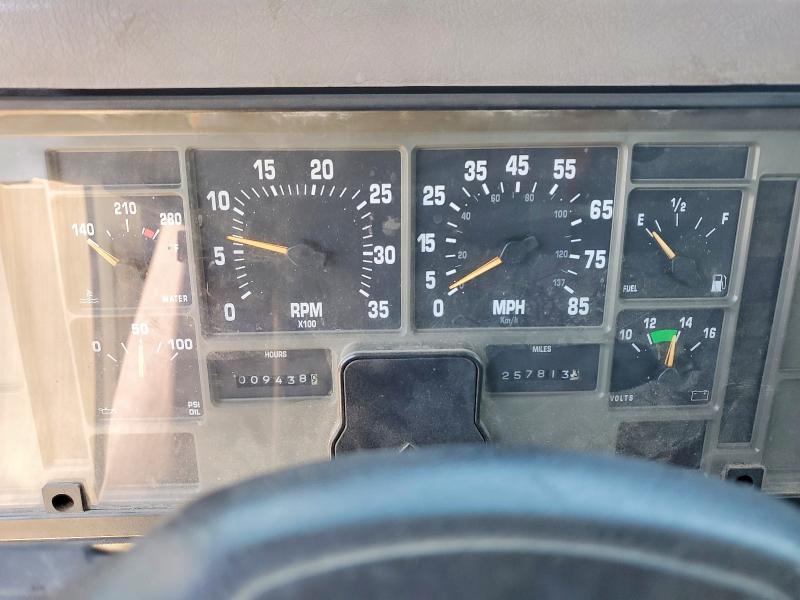 2000 International VIN 1HTSCAAN8YH242003 COPART salvage auction — MINOR DENT/SCRATCHES, Va - Cert Of Title - Salvage, sold $2,750 on 2026-07-08 (photo 9)