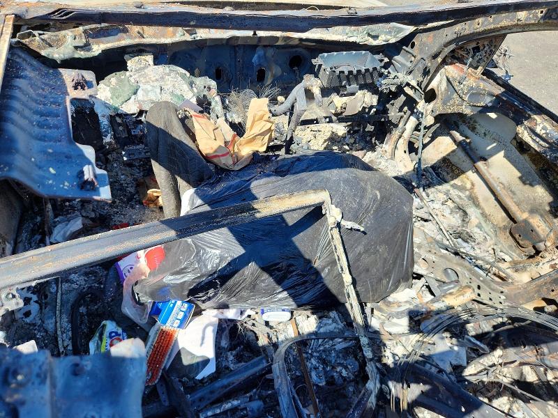 2018 Kia Optima VIN 5XXGU4L31JG229884 COPART salvage auction — BURN, CA - NON-REPAIRABLE VEHICLE CERT, sold $225 on 2026-07-17 (photo 8)