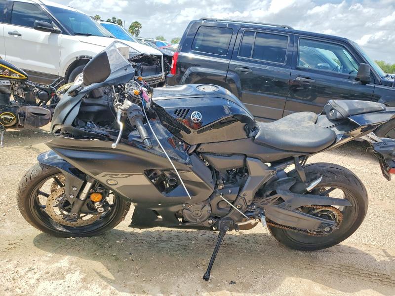 2025 Yamaha VIN JYARM38E5SA018743 COPART salvage auction — SIDE, Tx - Salvage Vehicle Title, sold $3,500 on 2026-07-09 (photo 3)