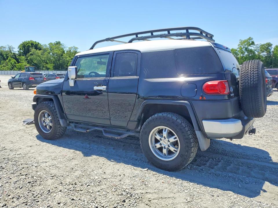 2007 Toyota Fj cruiser VIN JTEBU11F570017355 COPART salvage auction — SIDE, SC - CERT OF TITLE-SALVAGE, sold $5,000 on 2026-07-13 (photo 2)