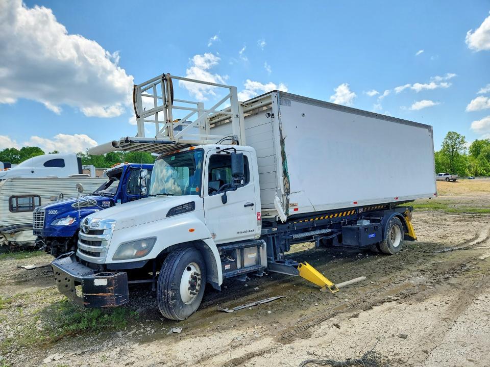 2018 Hino All models VIN 5PVNV8JT0J4S54851 COPART salvage auction — SIDE, SC, sold $3,350 on 2026-09-03 (photo 1)