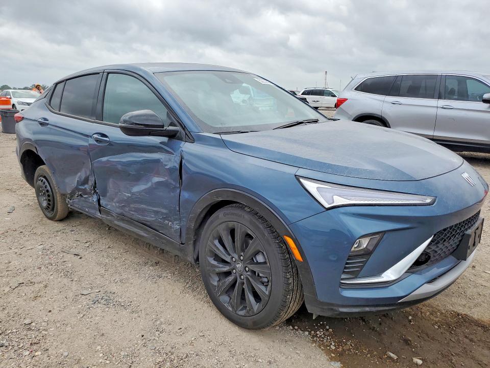 2026 Buick Envista VIN KL47LBEP9TB135231 COPART salvage auction — SIDE, Tx - Salvage Vehicle Title, sold $8,100 on 2026-07-23 (photo 4)