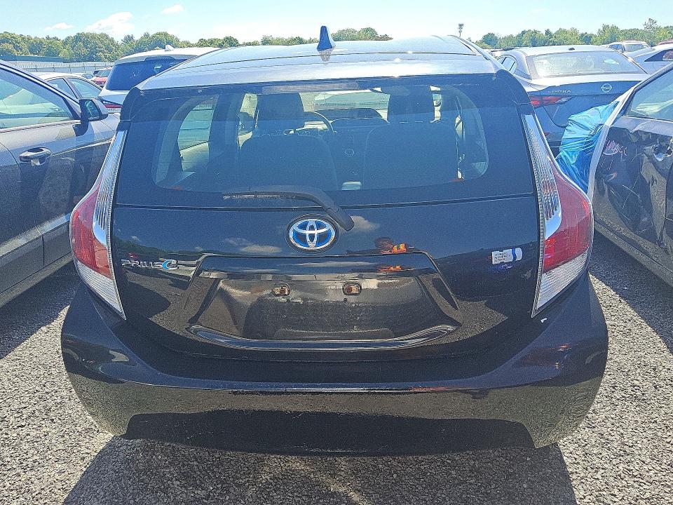 2016 Toyota Prius c VIN JTDKDTB33G1122426 COPART salvage auction — NORMAL WEAR, Ma - Certificate Of Title, sold $4,150 on 2026-07-09 (photo 6)