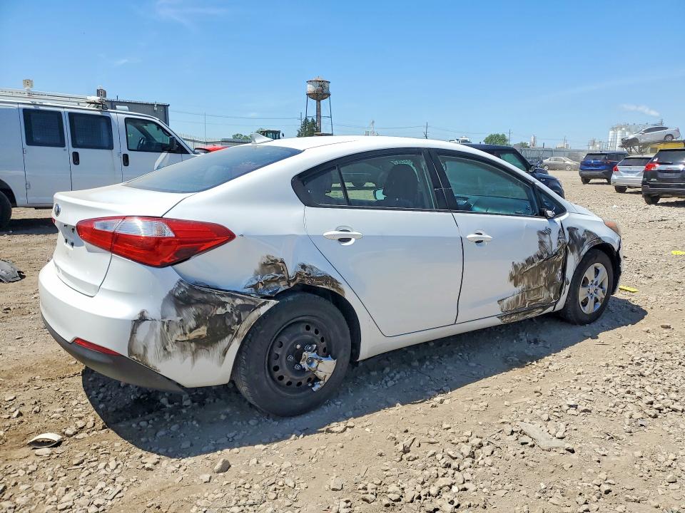 2015 Kia Forte VIN KNAFX4A60F5437389 COPART salvage auction — SIDE, Il - Salvage Certificate, sold $800 on 2026-07-15 (photo 3)